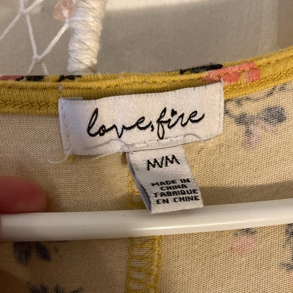 Adorable Yellow Dress 🌻 - Picture 2 of 6